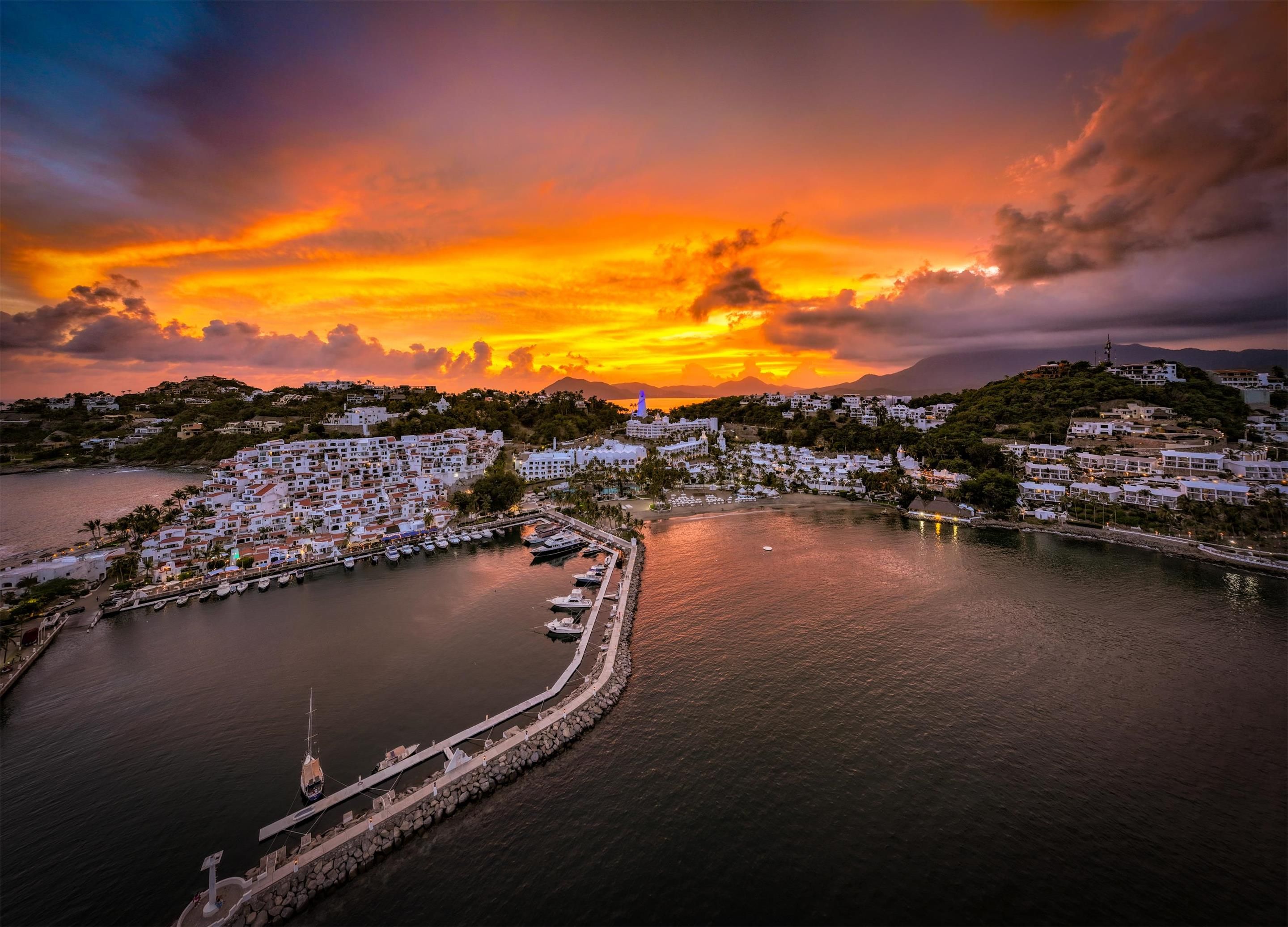 Las Hadas by Brisas - Manzanillo - Outdoor view