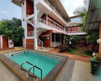 Redstone House by Ekdant Holiday Home - Ganpati Pule - Pool