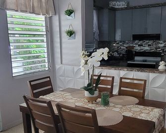 West Comfy 3-bedroom house with AC in Sabana Eneas,San German PR - San Germán - Comedor
