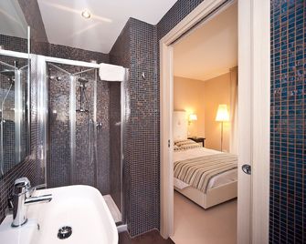 Hotel Carla - Levanto - Badkamer