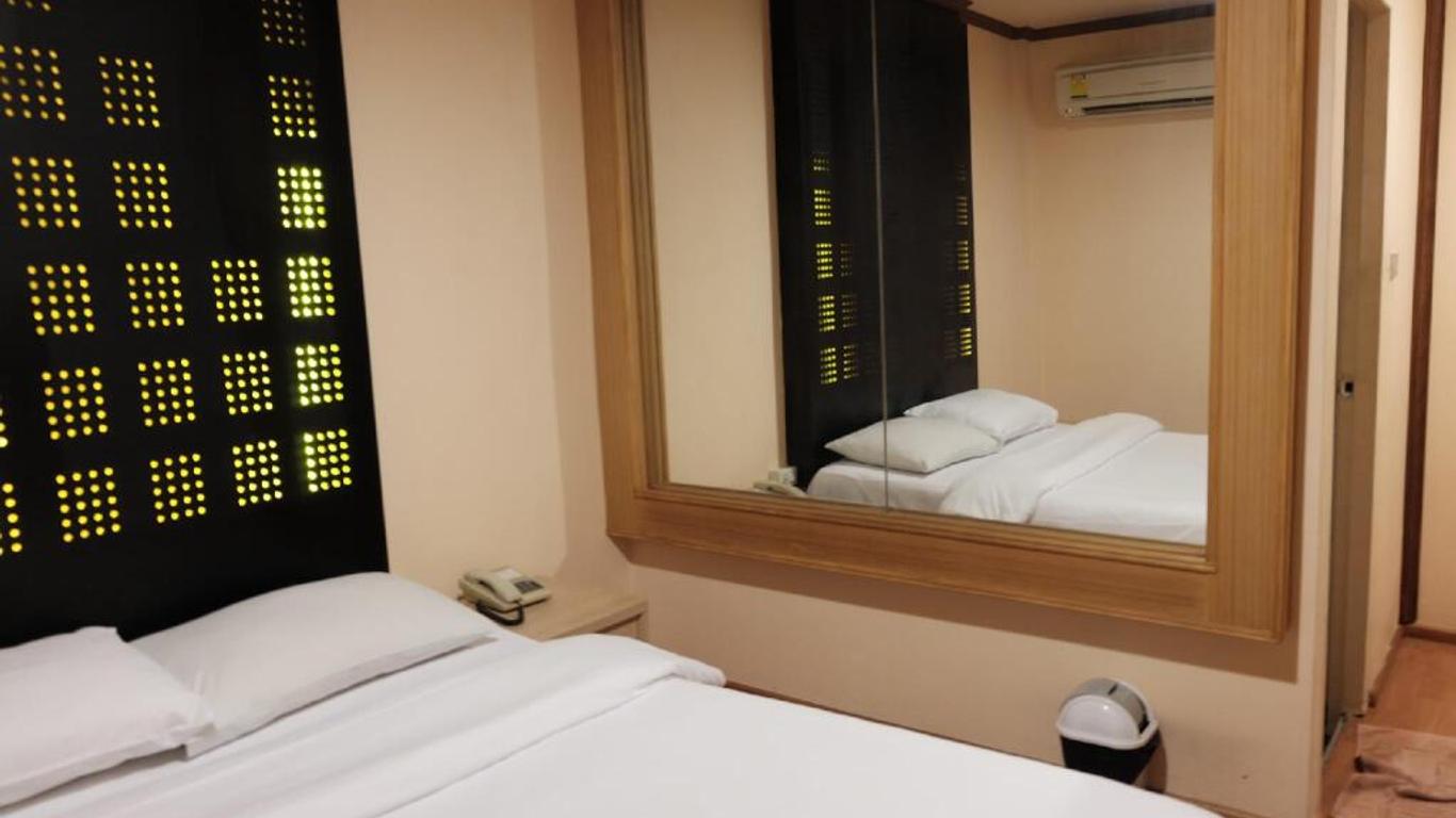 Suriwongse Hotel