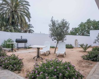 Cozi Coliving Djerba - Mezraia - Patio