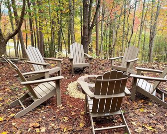 Welcome to Deer Ridge! Dog Friendly, 2 Bedroom and 2 Bath - sleeps 6. - Blairsville - Patio