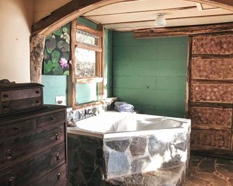 Casa La Paz: Peaceful Paradise Proceeds Support Sustainability Demonstration Ct - Monteverde - Schlafzimmer