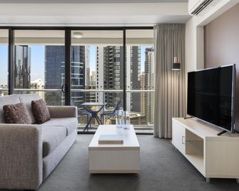 Oaks Brisbane On Felix Suites - Brisbane - Living room