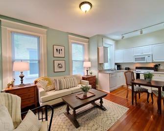 Historic Urban Downtown 1 Bedroom with Parking - Roanoke - Salon
