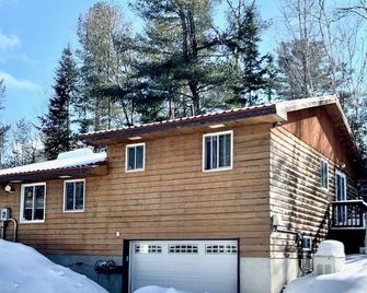 Cozy Waterfront Cottage near Huntsville, Algonquin park - Kearney - Edificio