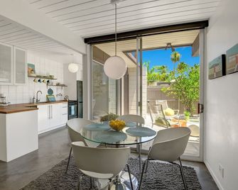Ocotillo Lodge Retropad-1br Bungalow South Ps - Palm Springs - Comedor