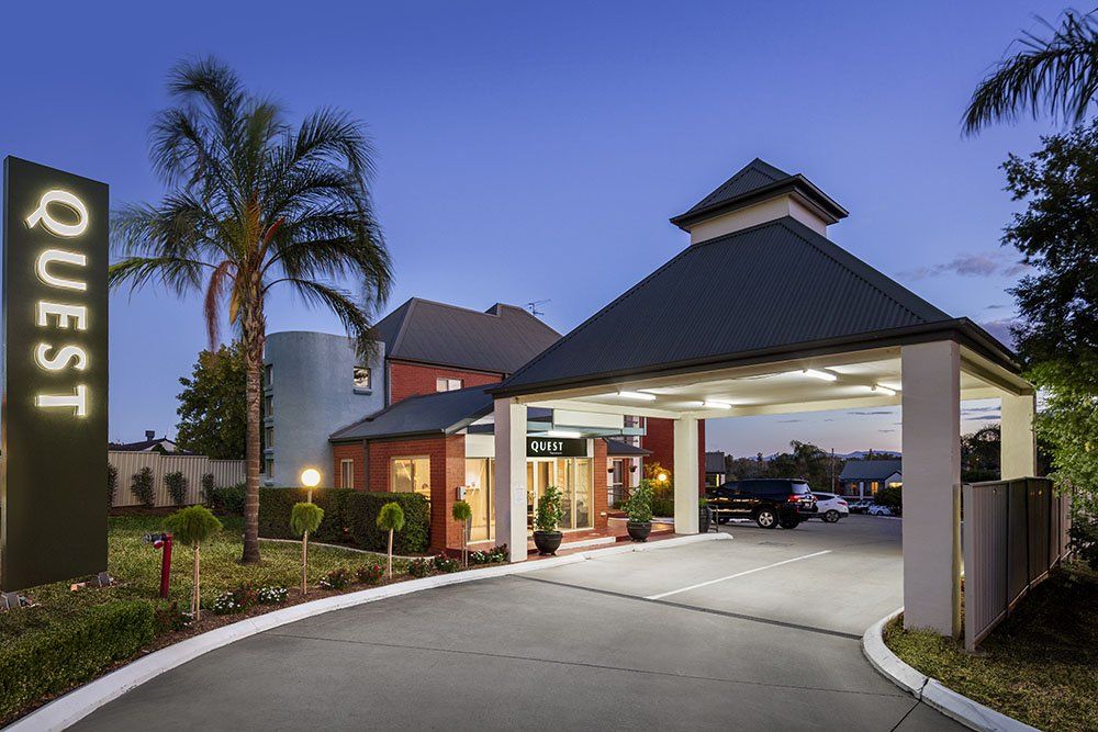 كويست تام وورث