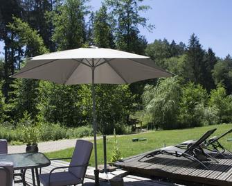 New lodging, independent, isolated and quiet in a forest - Mouterhouse - Patio