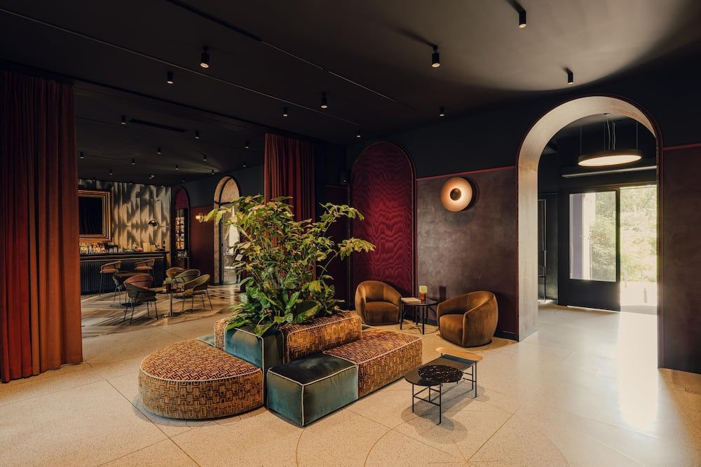 فلانر هوتل، وورلد هوتلز كرافتيد