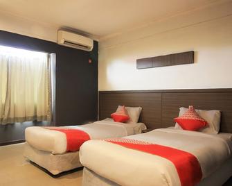 OYO 1367 Damon Butik Hotel - Pekanbaru - Habitación