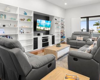 Coffs Jetty Beach House - Coffs Harbour
