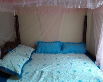 Ogsamp's Home Away, Probably the Best of its kind in Lira - Lira - Bedroom