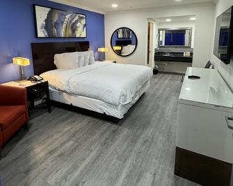 Sands Motel - Riverside - Bedroom