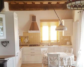 Villa nel verde | civico 2 - Uzzano - Sala de estar
