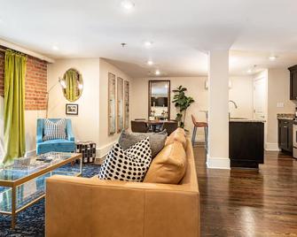 The Lafitte - Historic Fq Apt. 1b/1b - 60 Day Min. Rental - New Orleans - Stue