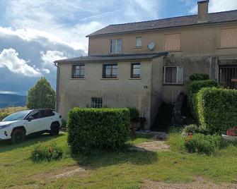 Gite les randonneurs, 1 le Bruel des Vignes 48210. - Le Massegros - Building