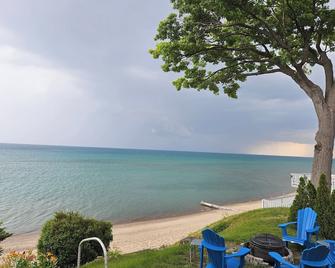 Unique and Cozy Cottage in Sarnia with a private Beach on Lake Huron - Sarnia
