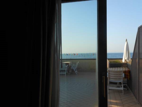 Hotel Ristorante Miralago - غردة - شرفة