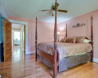 Ronks Vacation Rental 2 Mi to Dutch Wonderland! - Ronks - Bedroom