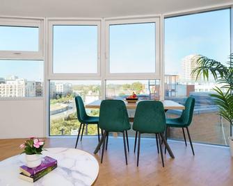 Attractive London Apartment - London - Dining room