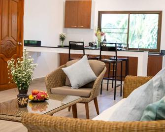 Spacious Family 5br Villa Nikkie 3, Big Garden & Pool - Phuket - Soggiorno