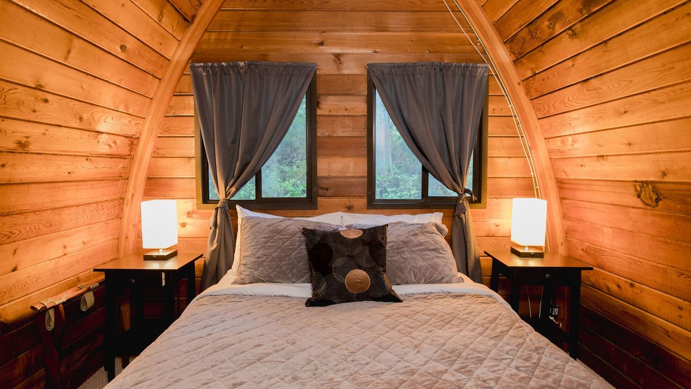 Backeddy Resort And Marina