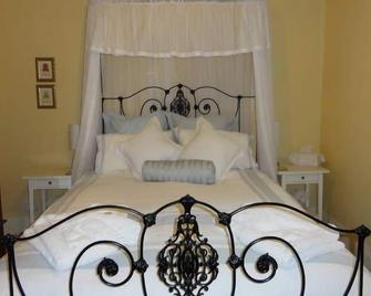 Lemontree Cottage - Auburn - Bedroom