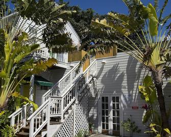 Wicker Guesthouse - Key West - Building
