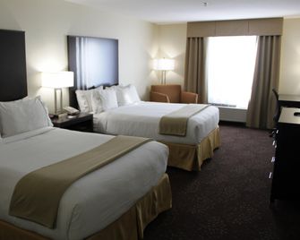Holiday Inn Express Yorkton East By IHG - Yorkton - Bedroom