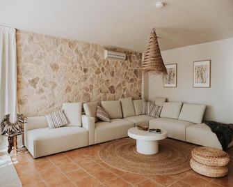 Villa in Cala Vadella with Heated Pool - San Jose - Phòng khách