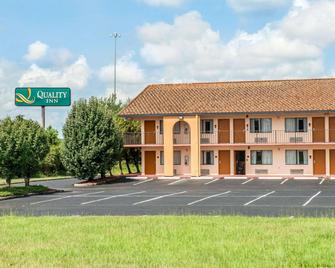 Quality Inn Marianna - Marianna - Building