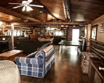 Beautiful Camping Cabin Rental with a Fire Pit in Nathrop, Colorado - Nathrop - Sala de estar