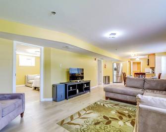 Decatur Vacation Rental Less Than 2 Mi to Exchange Park! - Decatur - Salon
