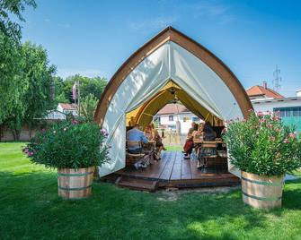 Winzerhof Küssler - Weinviertel - Stillfried - Patio