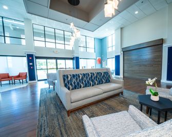 Holiday Inn Express & Suites Tampa Northwest-Oldsmar By IHG - Oldsmar - Лоббі
