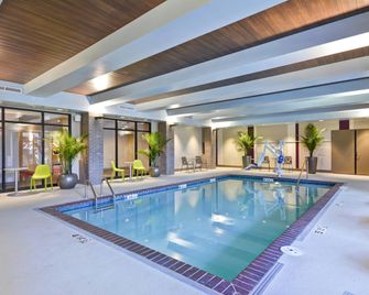 Home2 Suites by Hilton Kansas City KU Medical Center - Kansas City - Piscina