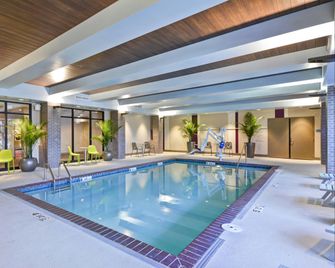 Home2 Suites by Hilton Kansas City KU Medical Center - Kansas City - Pool
