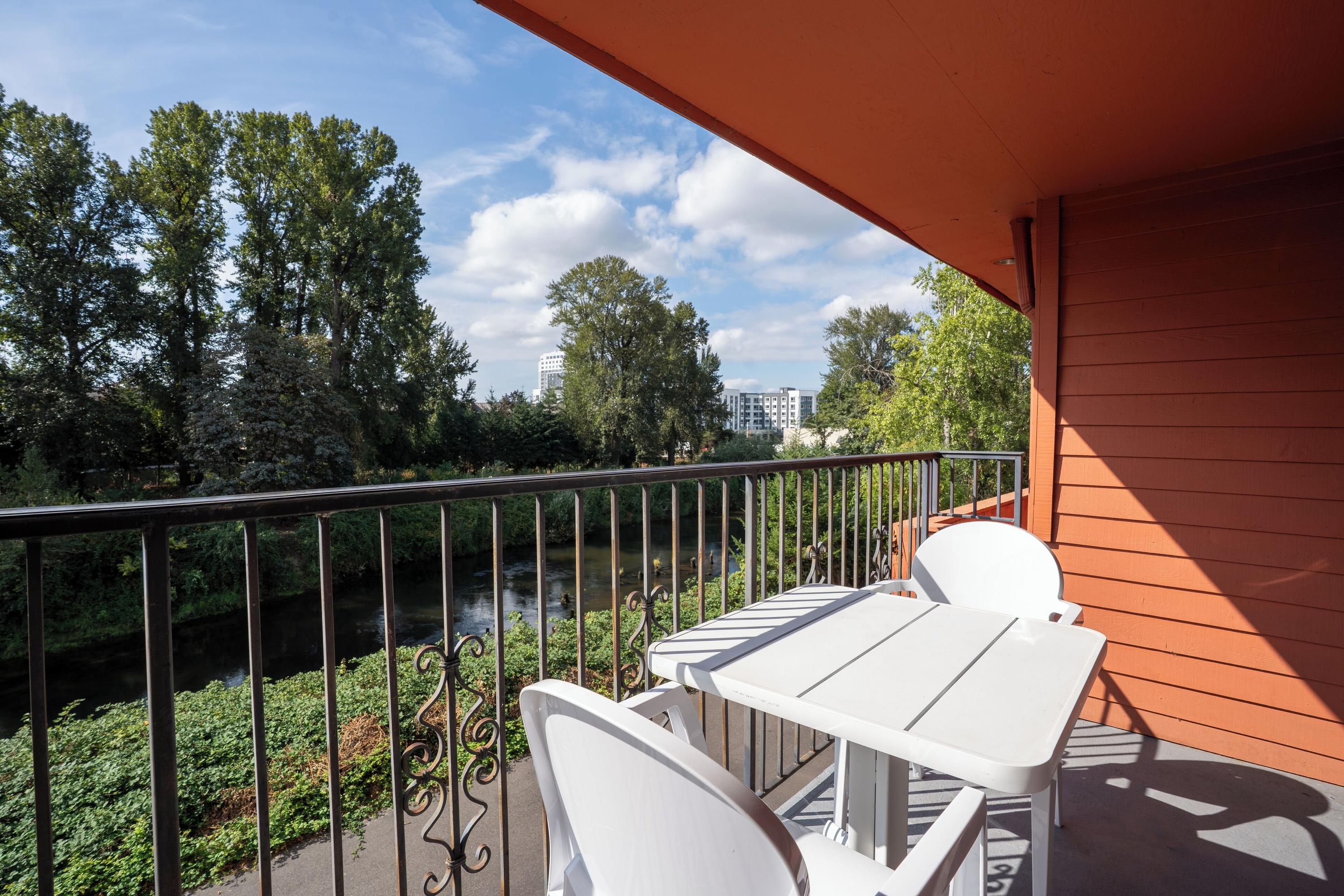 Ramada by Wyndham Tukwila Southcenter thumbnail 3