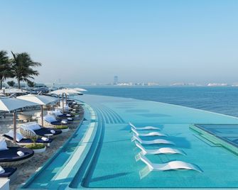 จูเมอราห์บูร์จอลอารับดูไบ - ดูไบ - สระว่ายน้ำ