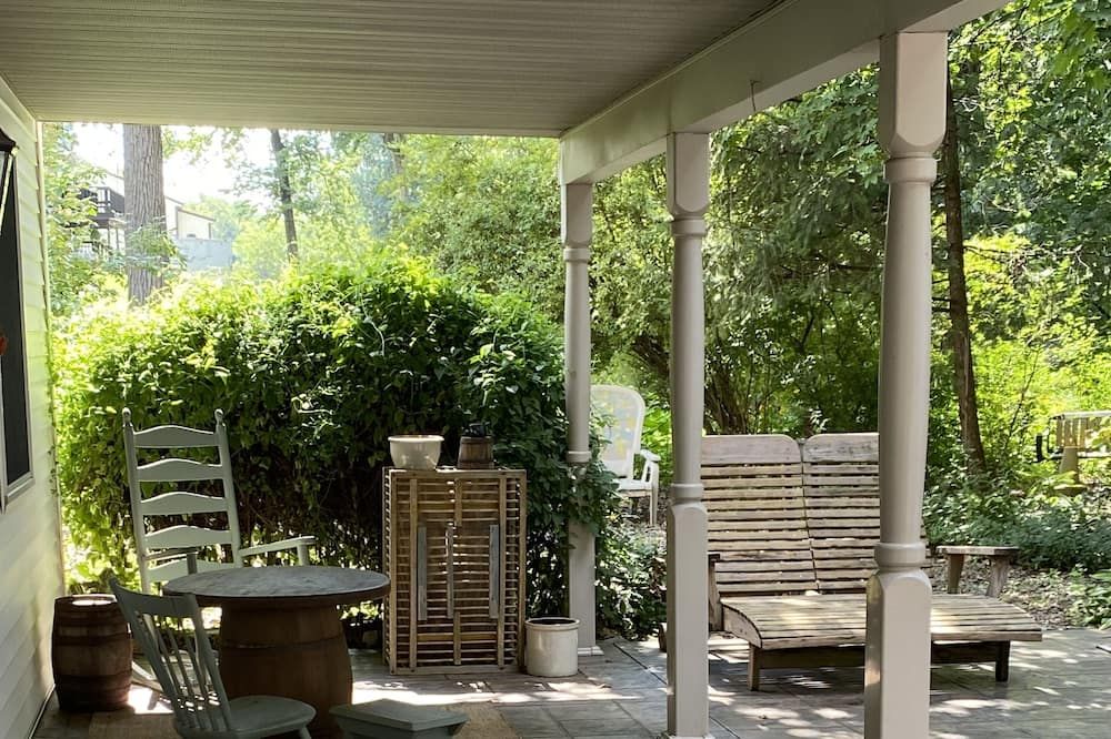 Old HomesteadRest, relax and renew at this quaint getaway.