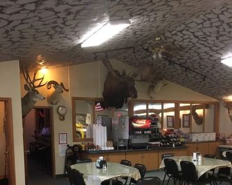 Trophy Lodge Accommodations - Delta Junction - Restaurant