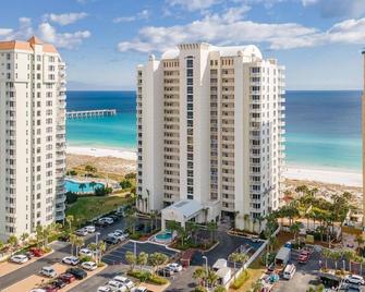 Gorgeous Gulf Front Pearl of Navarre condo with stunning Gulf views! - Navarre Beach