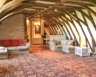 Manoir charmant à Saint-Genès-du-Retz - Poëzat - Sala de estar