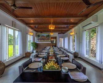 ama Stays & Trails Aquabliss ,Alleppey - Champakulam - Comedor