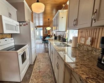 Famfriendly|full Kitchen|near Big Spirit Lake - Spirit Lake - Cocina