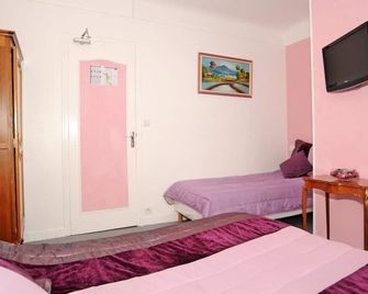 Hôtel La Tour - Sully-sur-Loire - Chambre