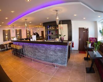 Boutique Hotel Goldene Henne - Wolfsburg - Bar