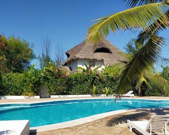 Pole Pole Beach House - Watamu - Zwembad